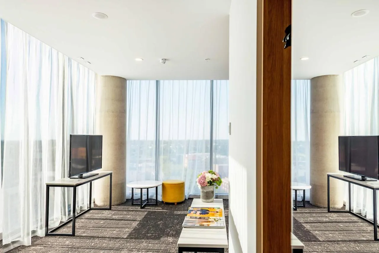 Crowne Plaza Adelaide By Ihg Hotel