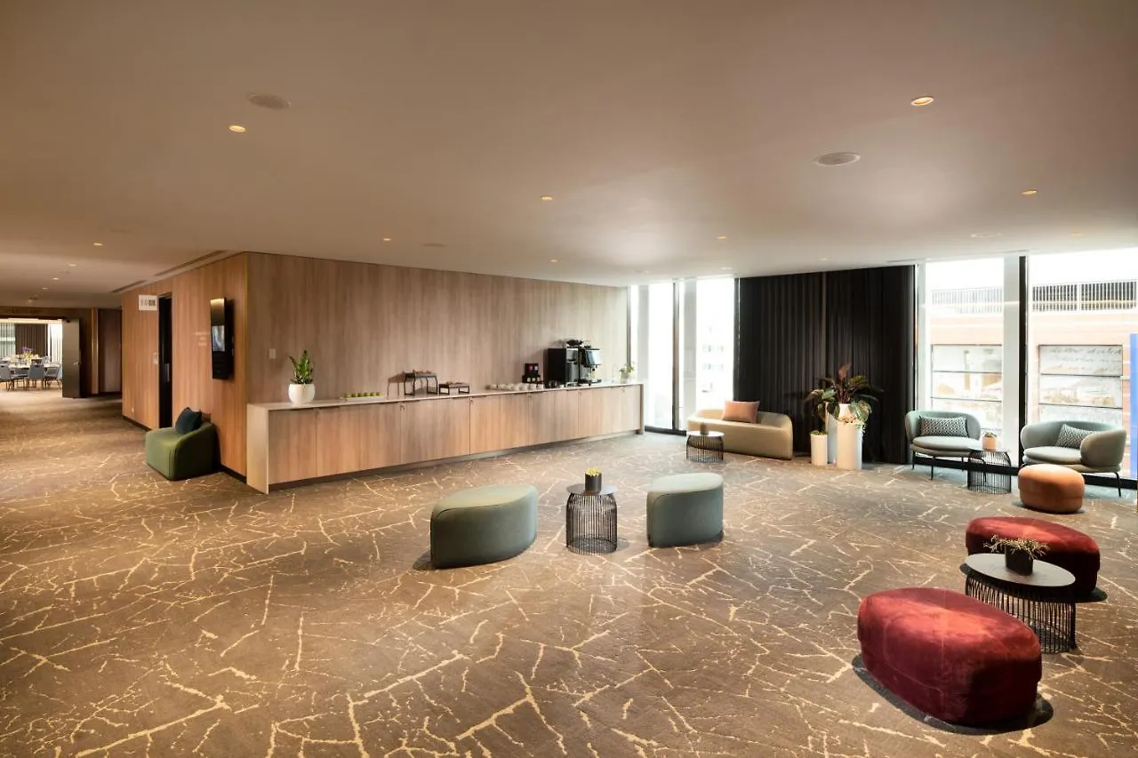 Crowne Plaza Adelaide By Ihg Hotel 4*,